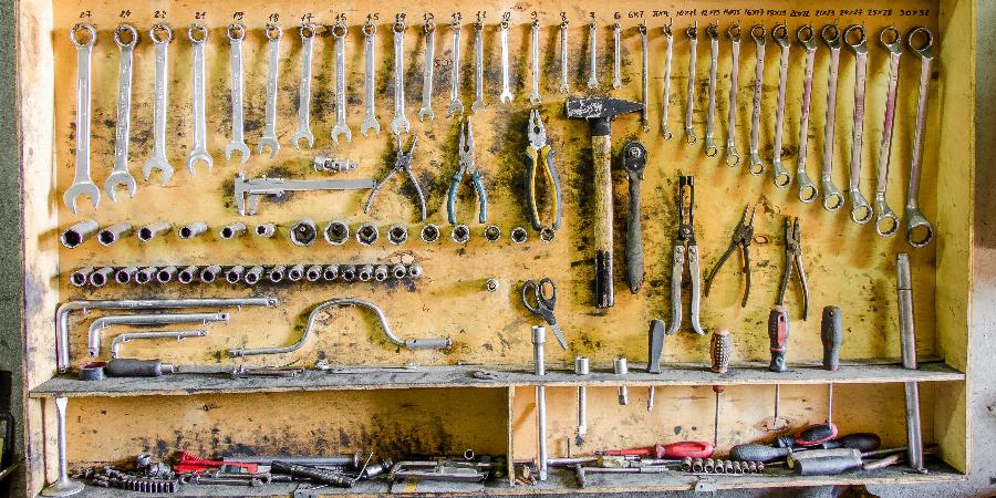 banner of 16 Tools You Need for DIY Car Repairs