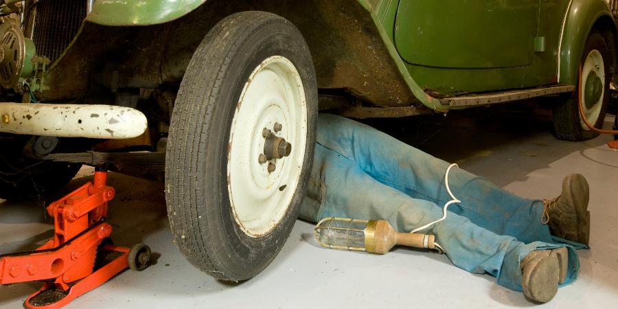 banner of Building a Car-Nut&rsquo;s Garage