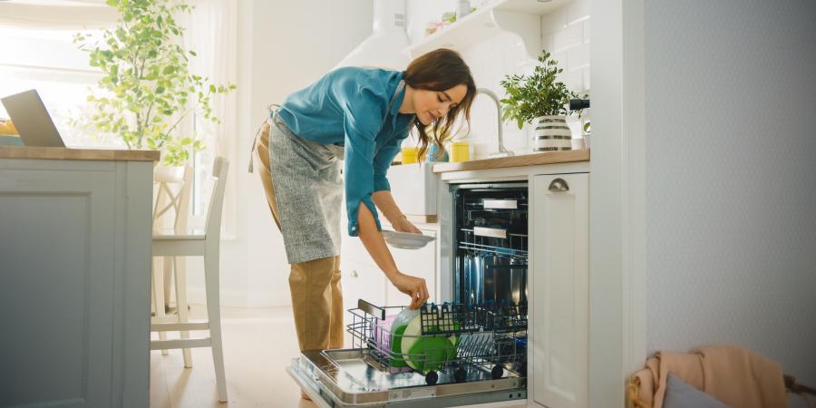 banner of Cleaning Dishes Was a Nightmare Before the Dishwasher Came Into Play