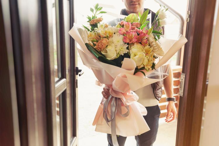 main of Flower Delivery Ensures Your Loved Ones Know You Care At the Right Moment